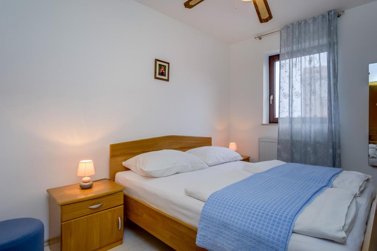 Apartments Anci 木洛希尼 外观 照片